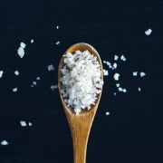 食塩摂取を控える